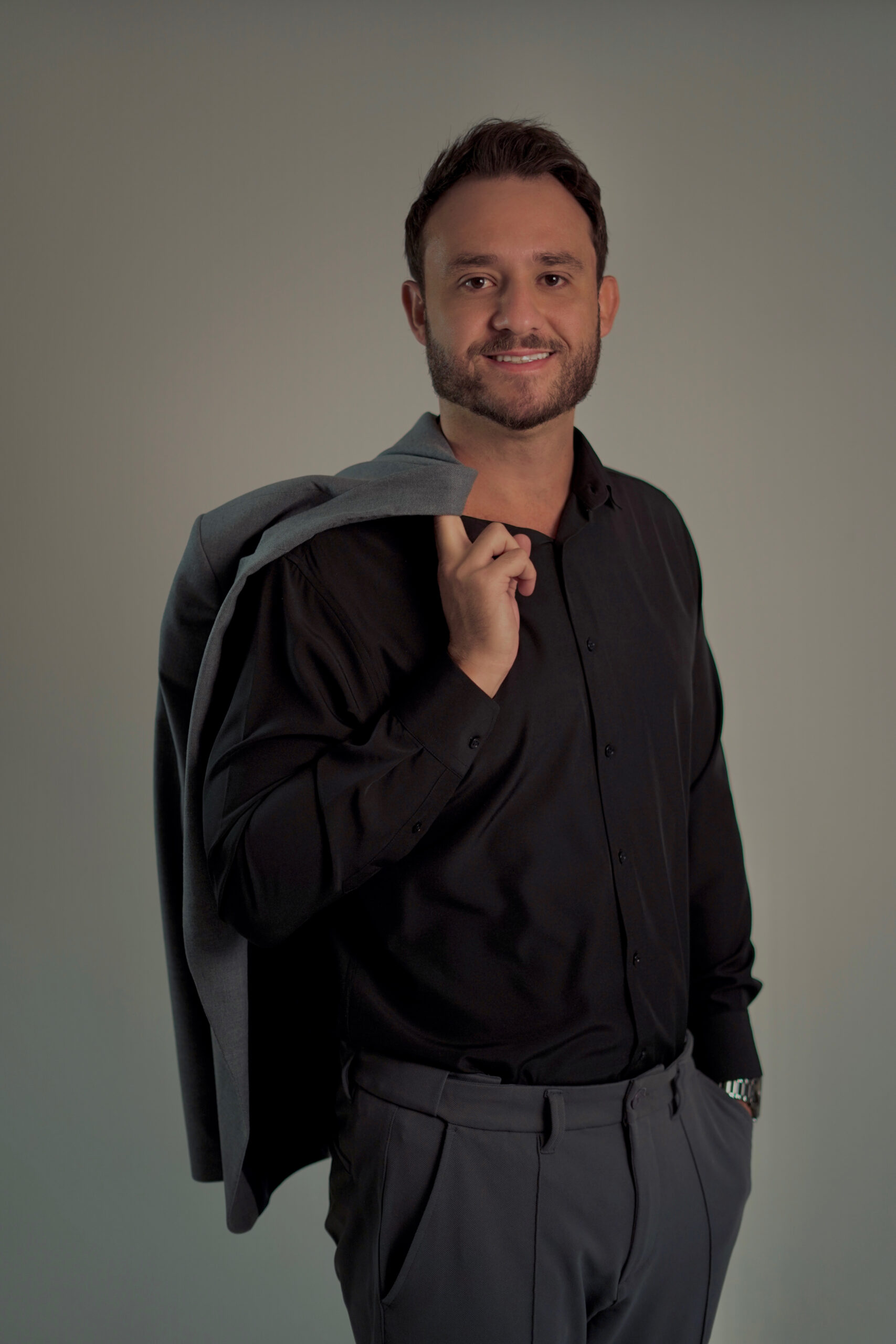 Dr. Mario Neto