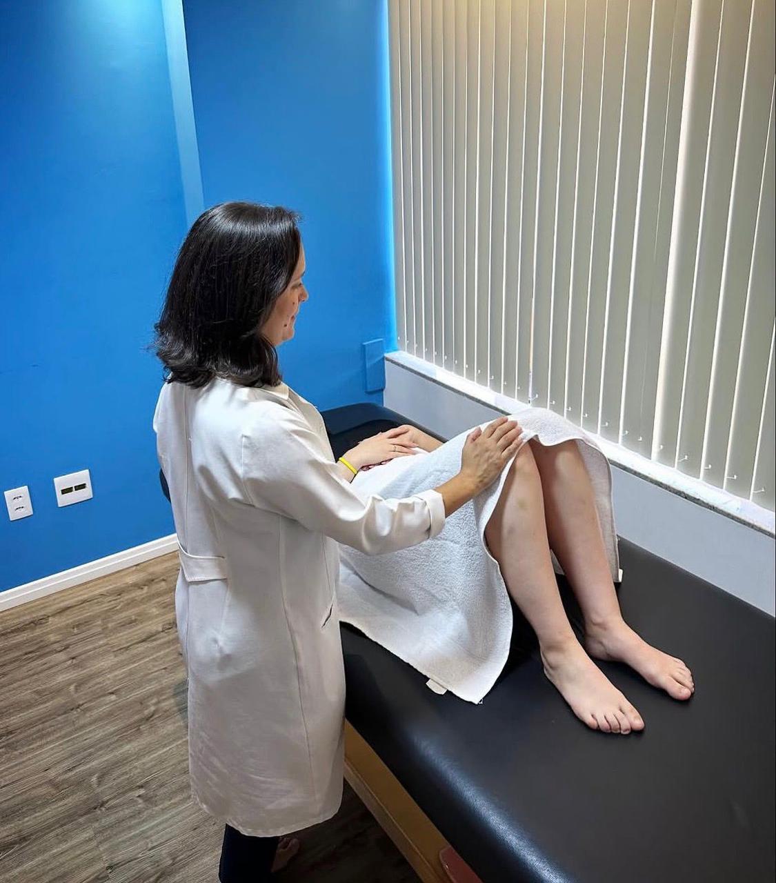 Atendimento de fisioterapia pélvica em sala reservada na clínica Corpus