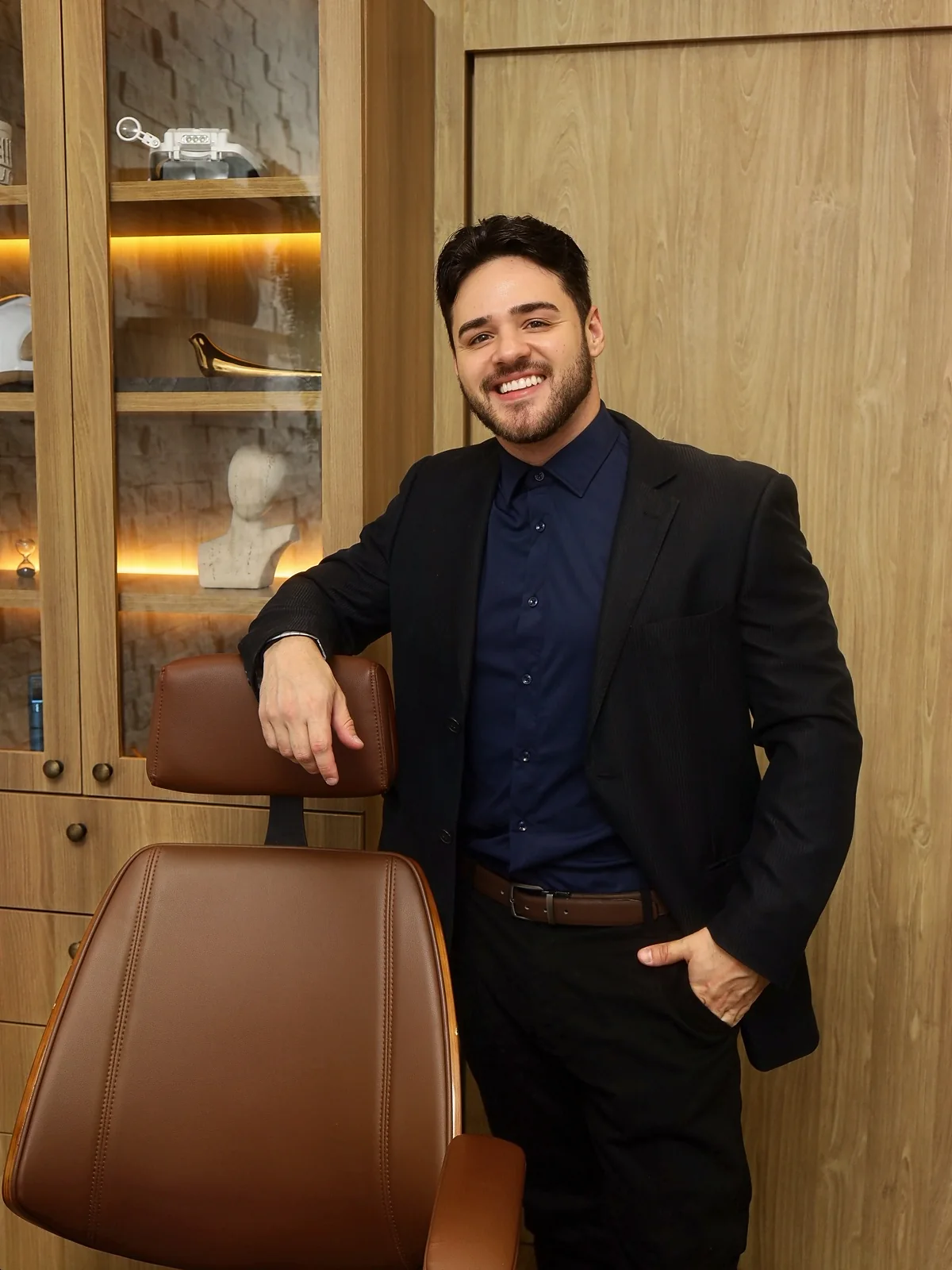 Dr. Andrei Hickmann no consultório