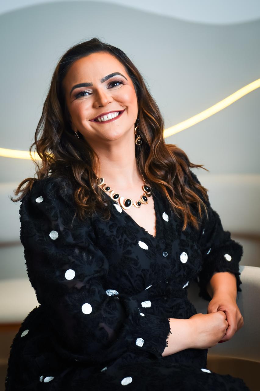 Dra. Glenda Oliveira, ginecologista e obstetra
